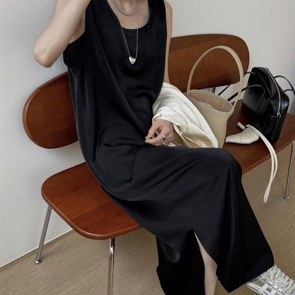 French Cross-Back Round Neck Midi Dress – 2025 Spring Collection for Women, Slimming and Versatile Design.