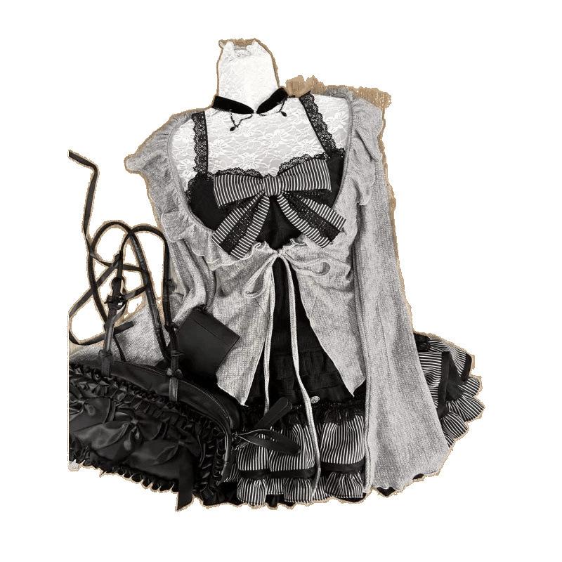 Süßes Lolita Dreiteiliges Set für Frühling und Herbst Schnürung Rüschen Strickjacke Sexy Enganliegend Trägerloses Weste Oberteile Hohe Taille Raffung Röcke