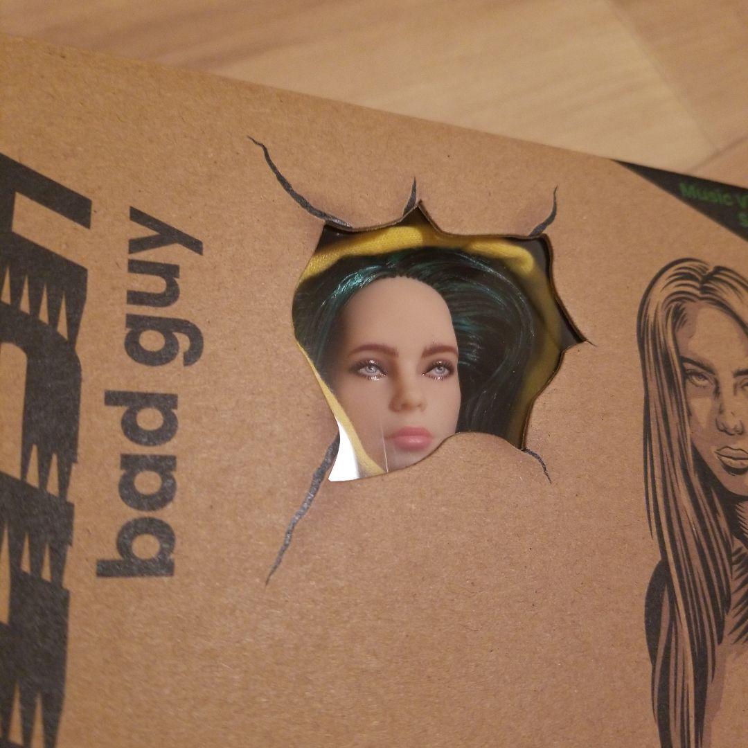 

[Б/У] Фигурка Билли Айлиш