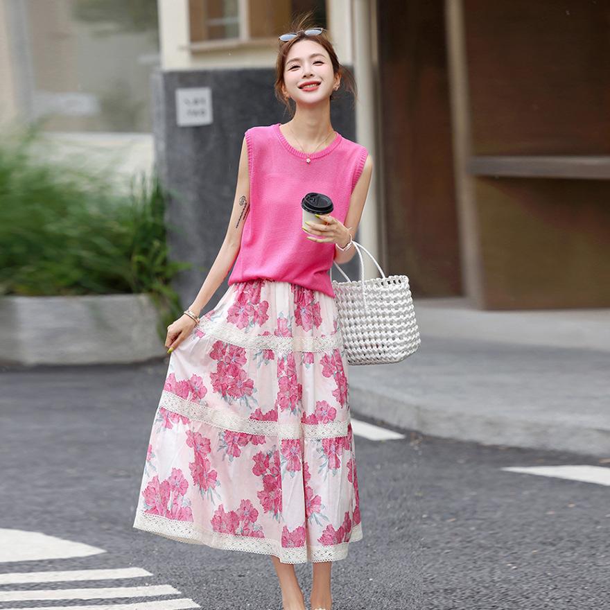 Summer Wear a Complete Set of Women's Casual Fashion Dress Rose Pink Knitted Sleeveless Vest Floral Skirt Set