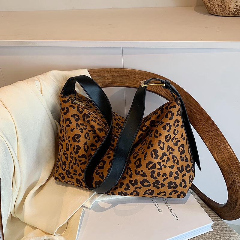 

Сумка-тоут с леопардовым принтом, женская сумка, большая вместимость, модная сумка через плечо, сумка-мессенджер в иностранном стиле чёрный