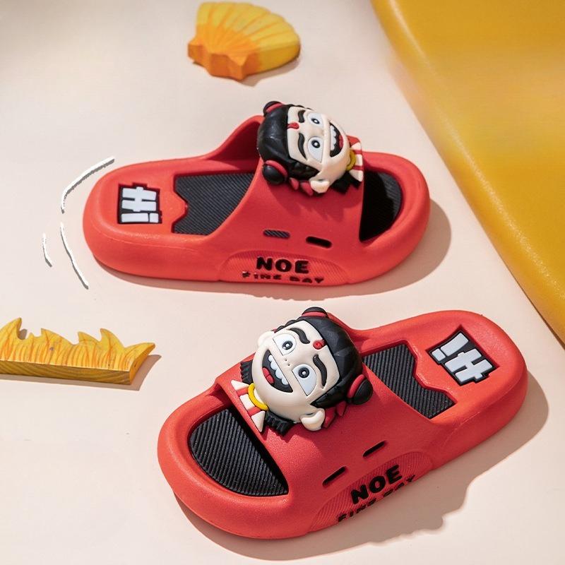 

Slip-on Cartoon Shoes for Boys and Girls - Anti-slip Summer Sandals 34-35 червоний