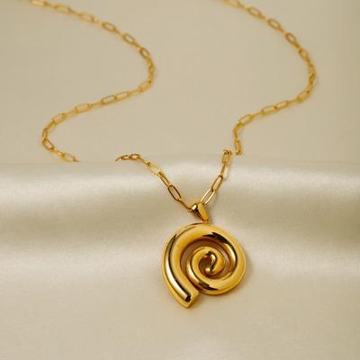 Collana con Ciondolo Conchiglia Bohemien Acciaio Inossidabile Gioielli Impermeabili per Donna Accessorio Elegante da Spiaggia e Quotidiano
