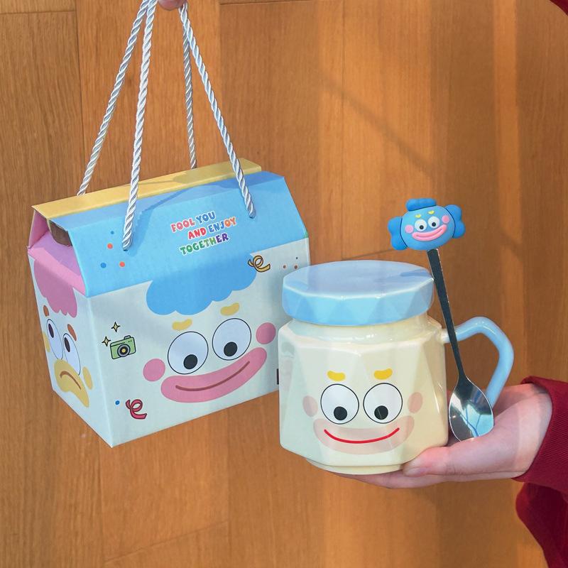 Birthday Gifts for Boys and Girls, High-value and Cute Clown Ceramic Cup, Mug with Lid and Spoon, Gift Box.