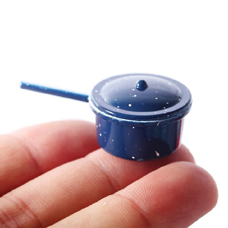 Cute Realistic Dollhouse Miniature Pan with Cover Toy Pretend Play Accessories