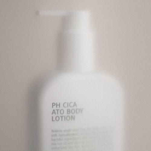 Rokkiss Mildly Acidic Cica Ato Body Lotion 500ml 1