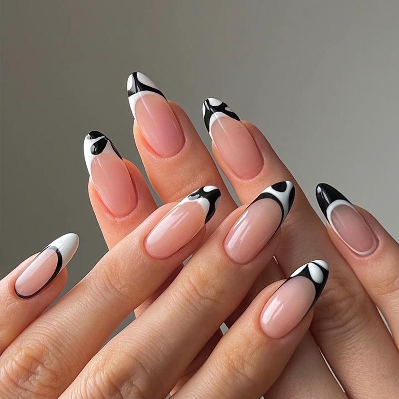 

Fashionable Cow Print Nail Art Kit: 24 Removable Wearable Nail Pieces Glue Version