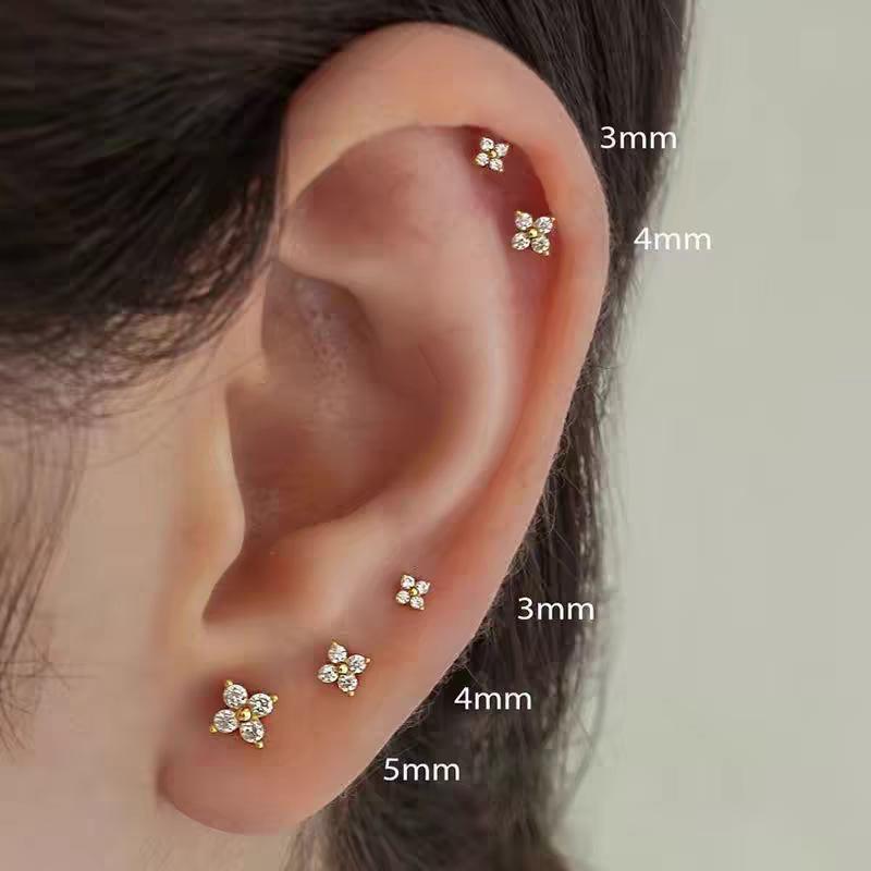 Korean Four-Leaf Clover Stud Earrings with Zirconia in Real Gold 