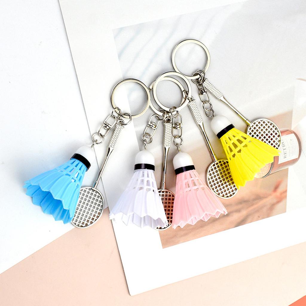 Creative Badminton Racket Keychain Alloy Key Holder Accessory for Sports Enthusiasts and Fashionable Everyday Use