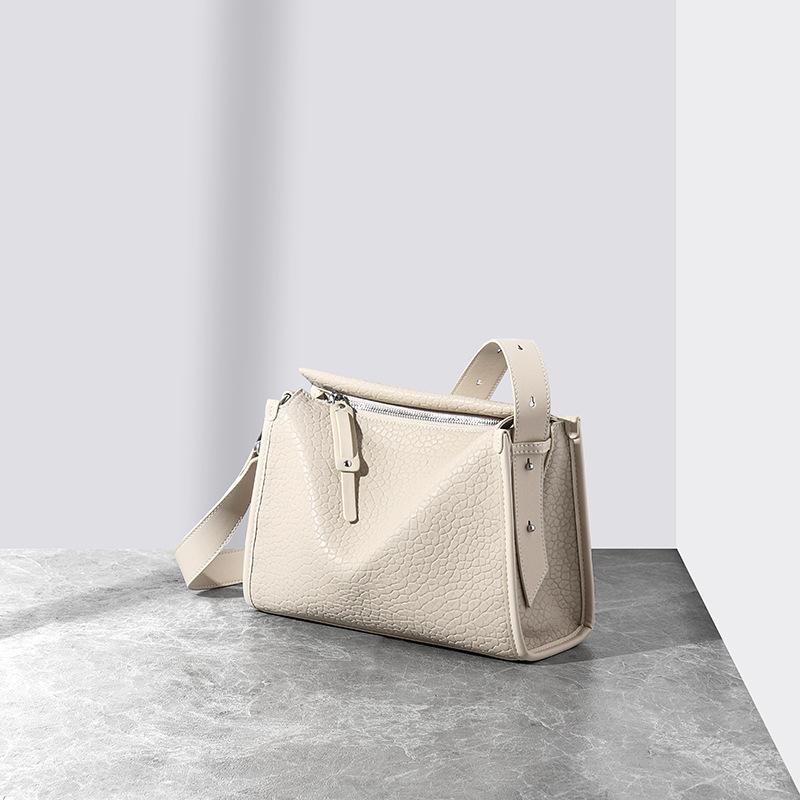 Boston Bowling Bag Niche Pillow Bag New Small Handbag Women s Genuine Leather Shoulder Bag