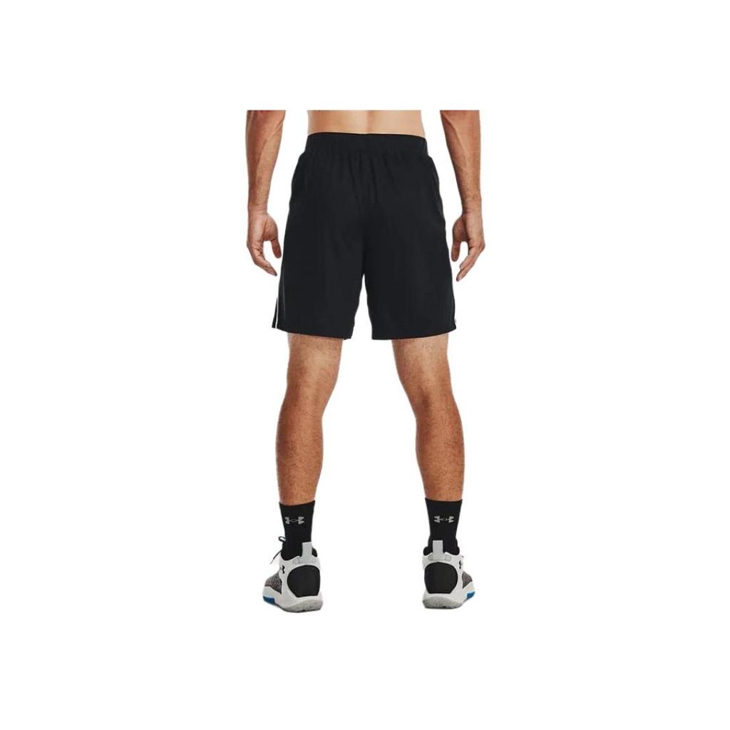 Under Armour Einfarbige High-Waist Straight-Leg Shorts Herrenshorts Schwarz 1372891-001