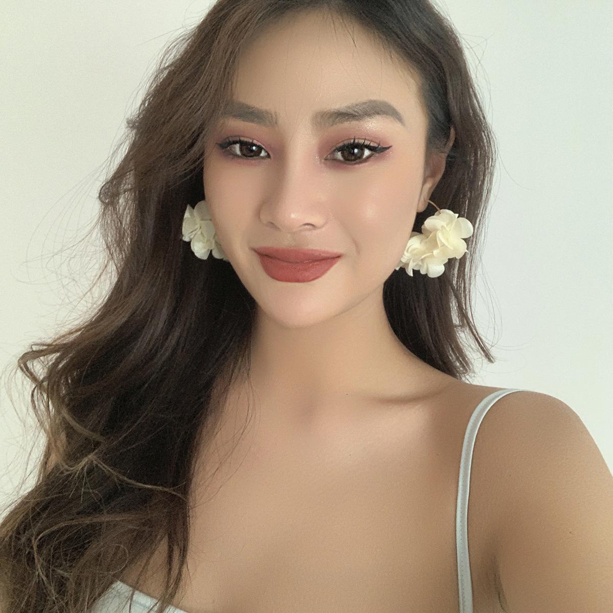 

Holiday wind flower rose flower earrings, colorful fringed fabric flower earrings, accessories