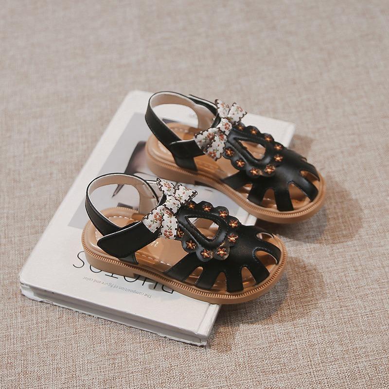Chaussures pour filles, sandales fermées style princesse pour enfants pour l'été, chaussures élégantes à semelle souple pour petites filles.