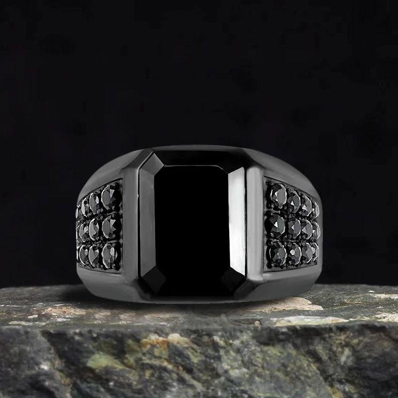 Totem pattern zircon rings Men's punk dark tide cool European and American style rings are popular vintage accessories
