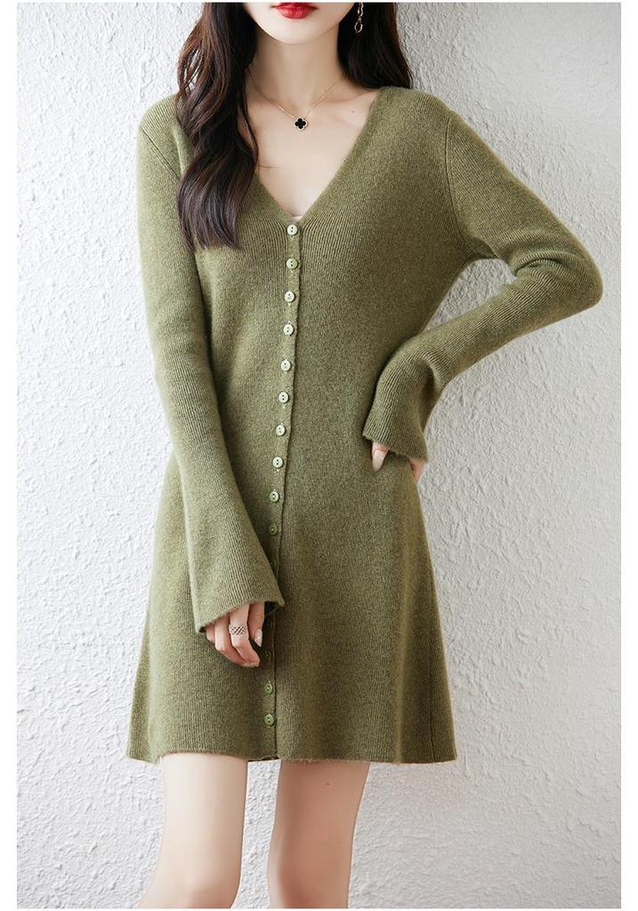 25 Early Autumn Women's V-neck Slim Knit Dress: Waist-cinching A-line Skirt with Long Sleeves and Multi-button Detail.