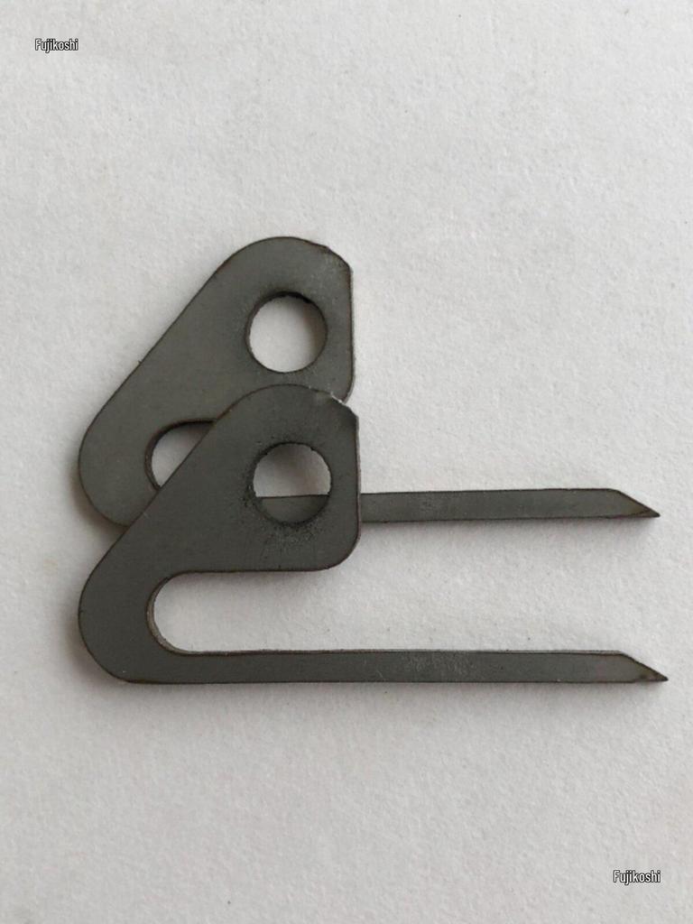 Weifang Automatic Yuanbao Machine Replacement Parts: Corner Steel Wire with Small Rubber Wheels for Dual-Side Turning.