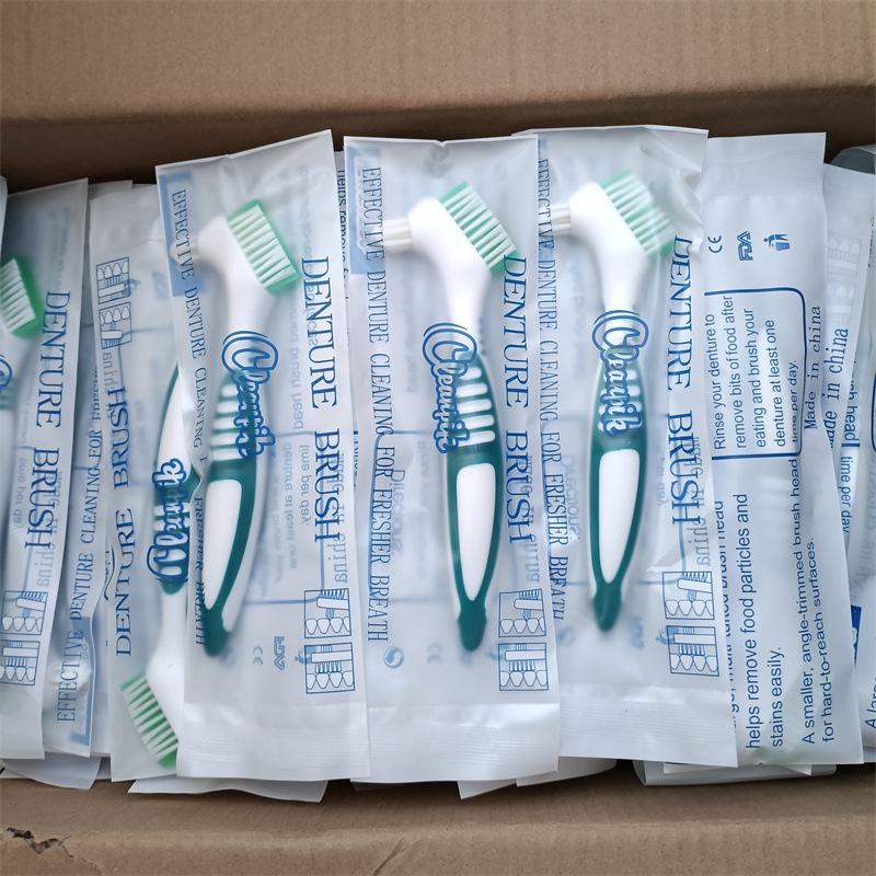 

Набір для догляду за зубами для людей похилого віку: Зубні протези, чистка зубів, зубна щітка з двома головками та шипучі таблетки для видалення плям. Bag/Pack зелений