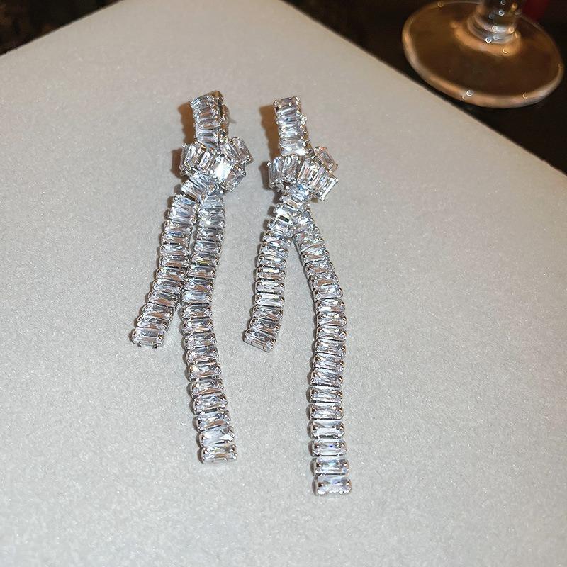 Silver Needle Fashion Diamond-encrusted Geometric Earrings, Long Fringed Earrings, Niche Personality, a Two-wear Earring Wholesale