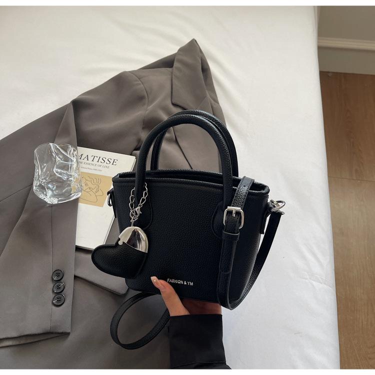 2025 Spring New Bag Women's Premium Shoulder Bag Casual Versatile Shoulder Messenger Bag Premium Handbag