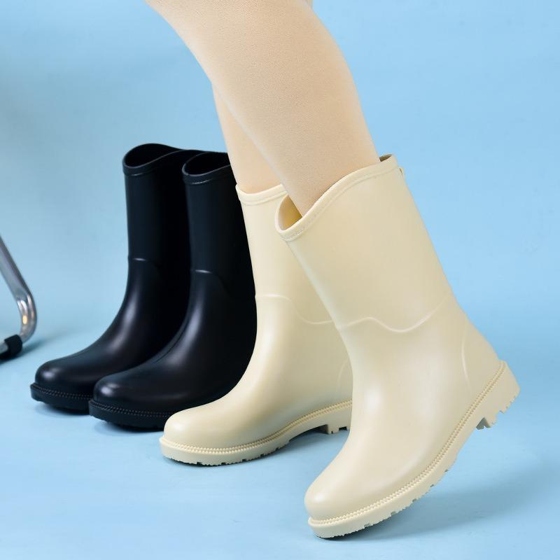 Fashion women's rain shoes, medium tube rain boots, thickened non-slip water shoes, and versatile waterproof water boots rubber shoes