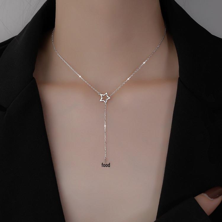 Star Necklace for Women: Elegant Tassel Clavicle Chain with High-End Style and 2021 Influencer Design.