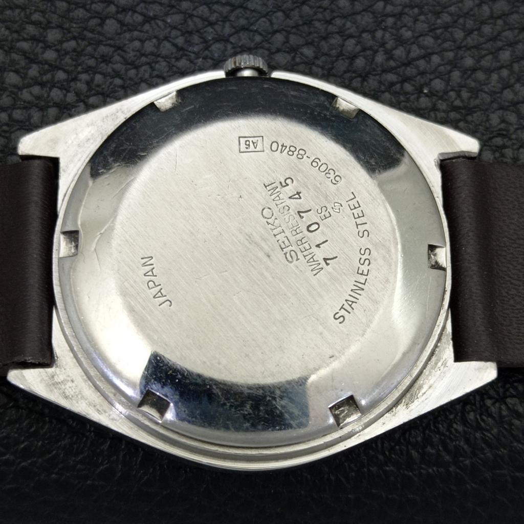 AUTOMATIC VINTAGE SEIKO 5 JAPAN MENS SILVER COLOR DIAL WATCH a701231-5 R206a-a701231