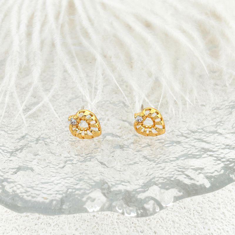 Korean Simple And Versatile Love Shape Earrings Stud Earrings золотой