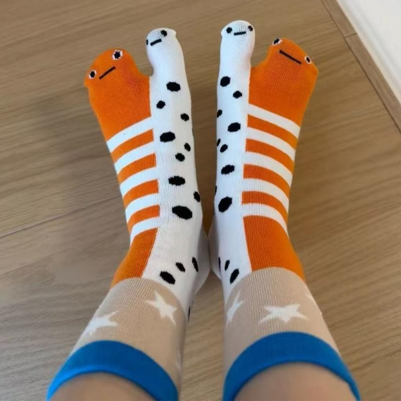 2 Pairs Unisex Creative Split Toe Middle Length Socks Stretchy Comfort With Playfully Fish Patterns For Active Lifestyle