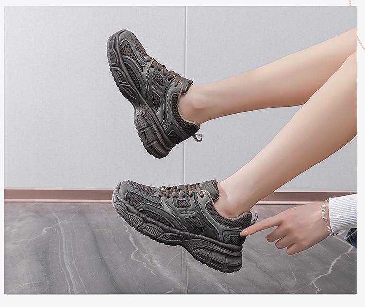 Damskie Modne na 2024 rok Całe Czarne Antypoślizgowe Sneakersy Taty na Jesienne Bieganie i do Noszenia na Co Dzień