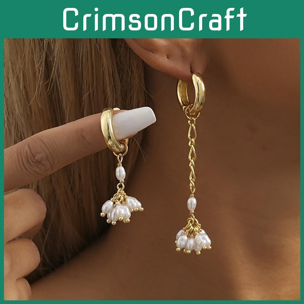 Geometrische asymmetrische Perlenohrringe in Gold für Damen Modischer Statement-Schmuck