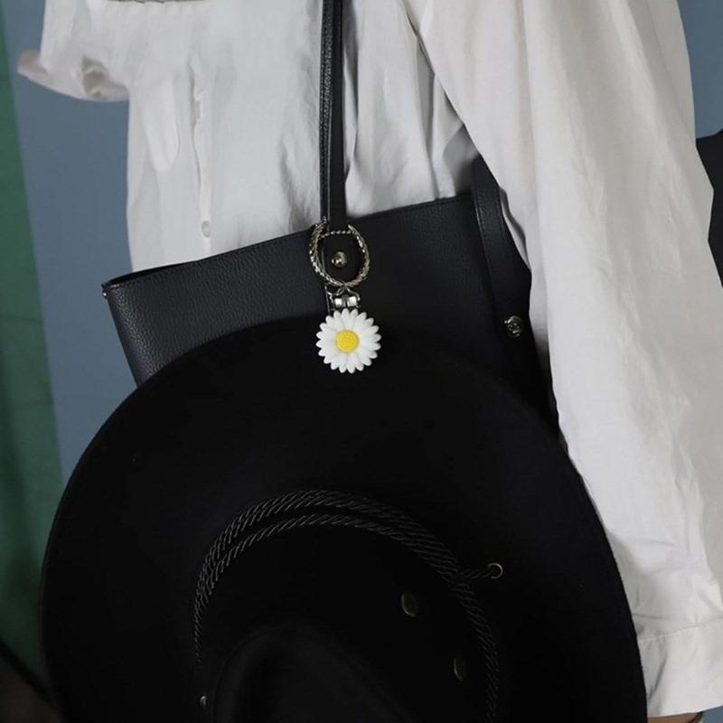 Versatile Keychain Bag Decoration Daisy Hat Clip Silicone Travel Accessory for Attaching Hat to Bag or Suitcase