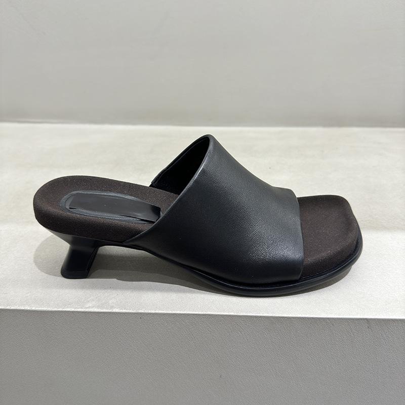 Super soft and waxy sheepskin women's slippers wear summer new leather medium heel kitten and one-word mop versatile sandals