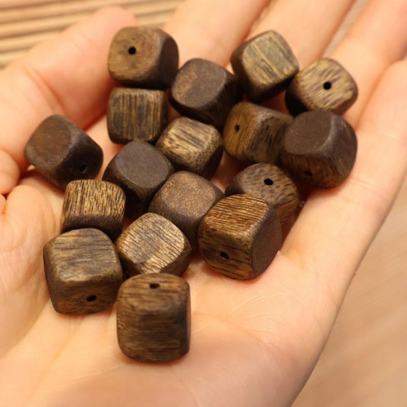 

Натуральный агаровый браслет/ожерелье из квадратных бусин - Чистое дерево Чжэнь