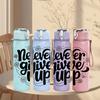 1PC Never Give Up Motivational Quote Lettering 750ml Color Plastic Sports Water Bottle Leakproof Flip Straw Lid Suitable for Sports Office Home Use