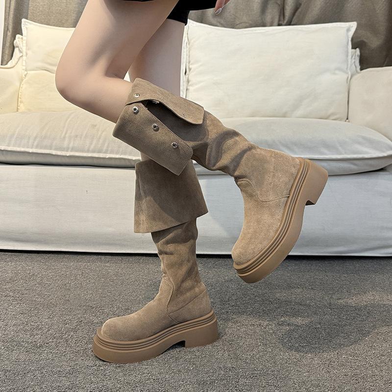 Zwei tragen gefaltete Stiefel mit dicker Sohle für Kinder, neue Kniehohe Ritterstiefel mit dickem Absatz im Herbst und Winter 2025, Frühling und Herbst