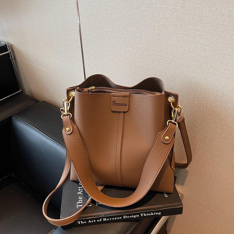Summer Underarm Bag Women's New Large-capacity Commuting Niche High-end Single Shoulder Crossbody Bucket Bag