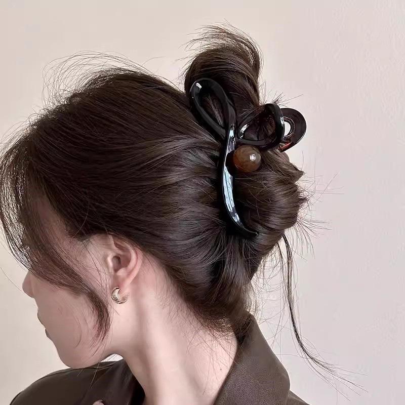 Elegant 2024 Coffee Pearl Shark Hair Clip for Women – Large Volume Summer Claw Accessory
