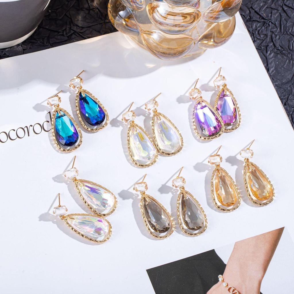 Trendy Lace Teardrop Studs: European & American Fashion Glass Earrings