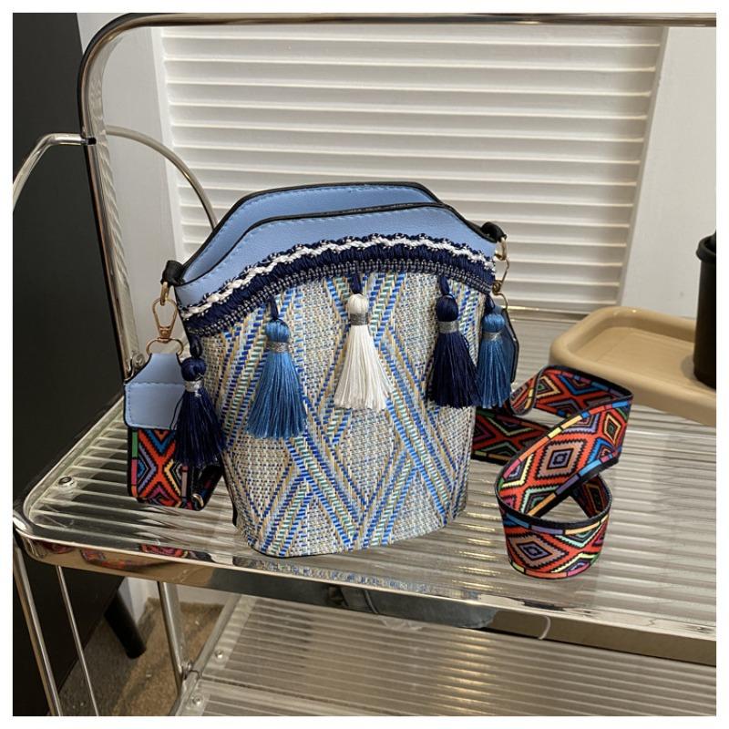 New girl bag women's bag spring fashion contrasting color tassel messenger mobile phone bag shoulder bucket bag