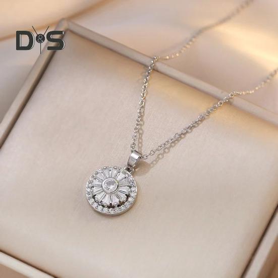 Rotatable Rhinestone Flower Pendant Necklace for Women Titanium Steel Shiny Cubic Zircon Flower Choker Wedding Party Jewelry