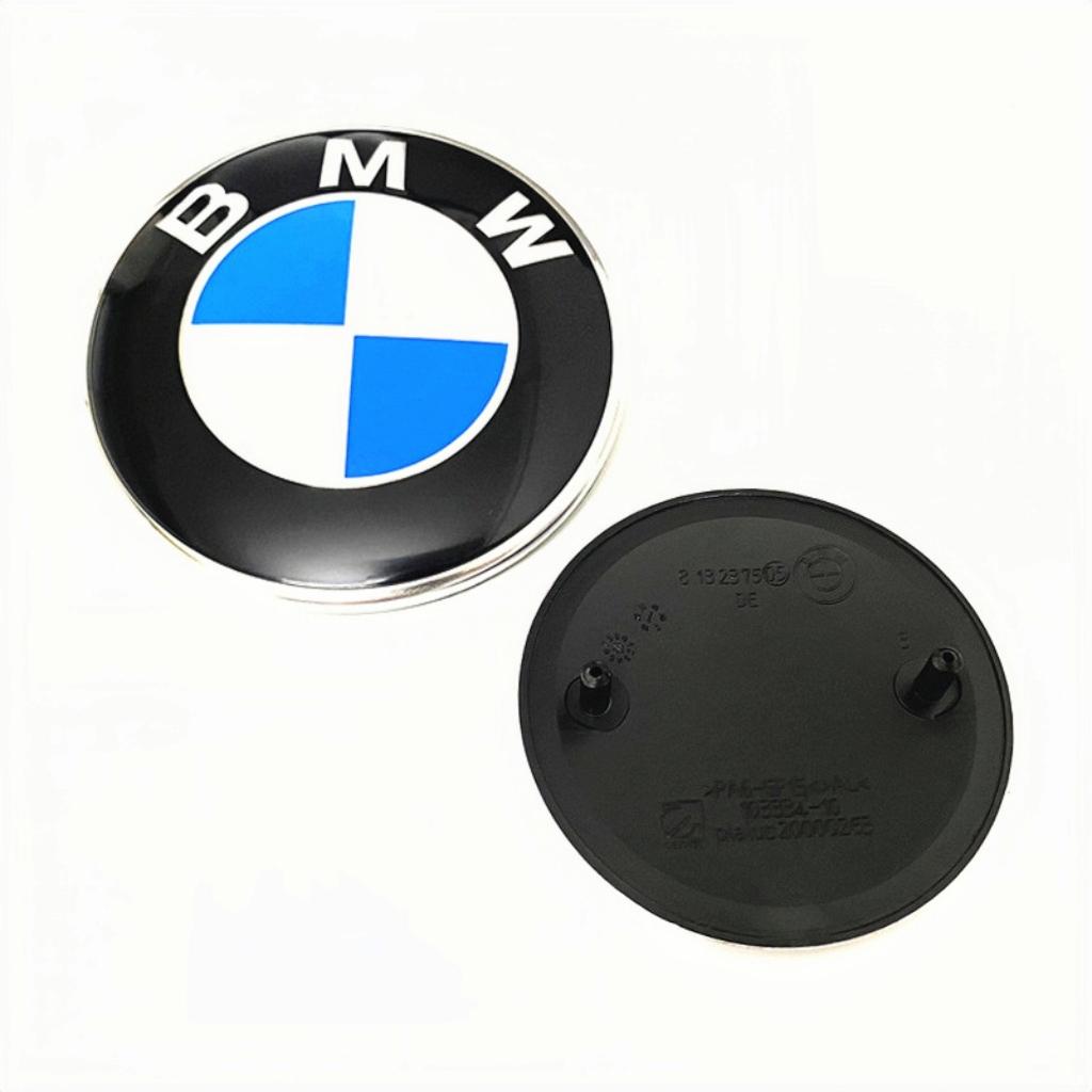 For BMW M X1 X3 74mm 82mm Hood Emblem Car Front Bonnet Logo Trunk Cover Badge For BMW E46 E90 E60 F30 F10 E39 E36 F20 G30 G20 E87 E92 E91 E30 X3 Zdsr2