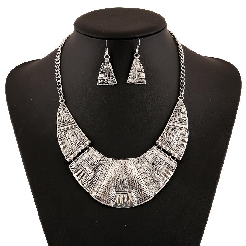 Przesadzony Teksturowany Łańcuszek na Obojczyk