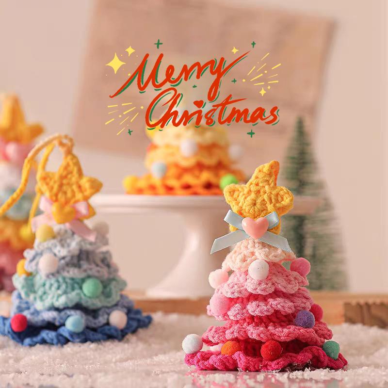 Christmas Tree Gift Hanging Keyring Santa Claus Christmas Eve Gift Handmade Crochet Colorful Christmas Tree Keychain Car Decor