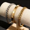 Hochwertiges europäisches & amerikanisches Stil Goldbeschichtetes Titanstahl-Kettenstruktur-Armband für Damen