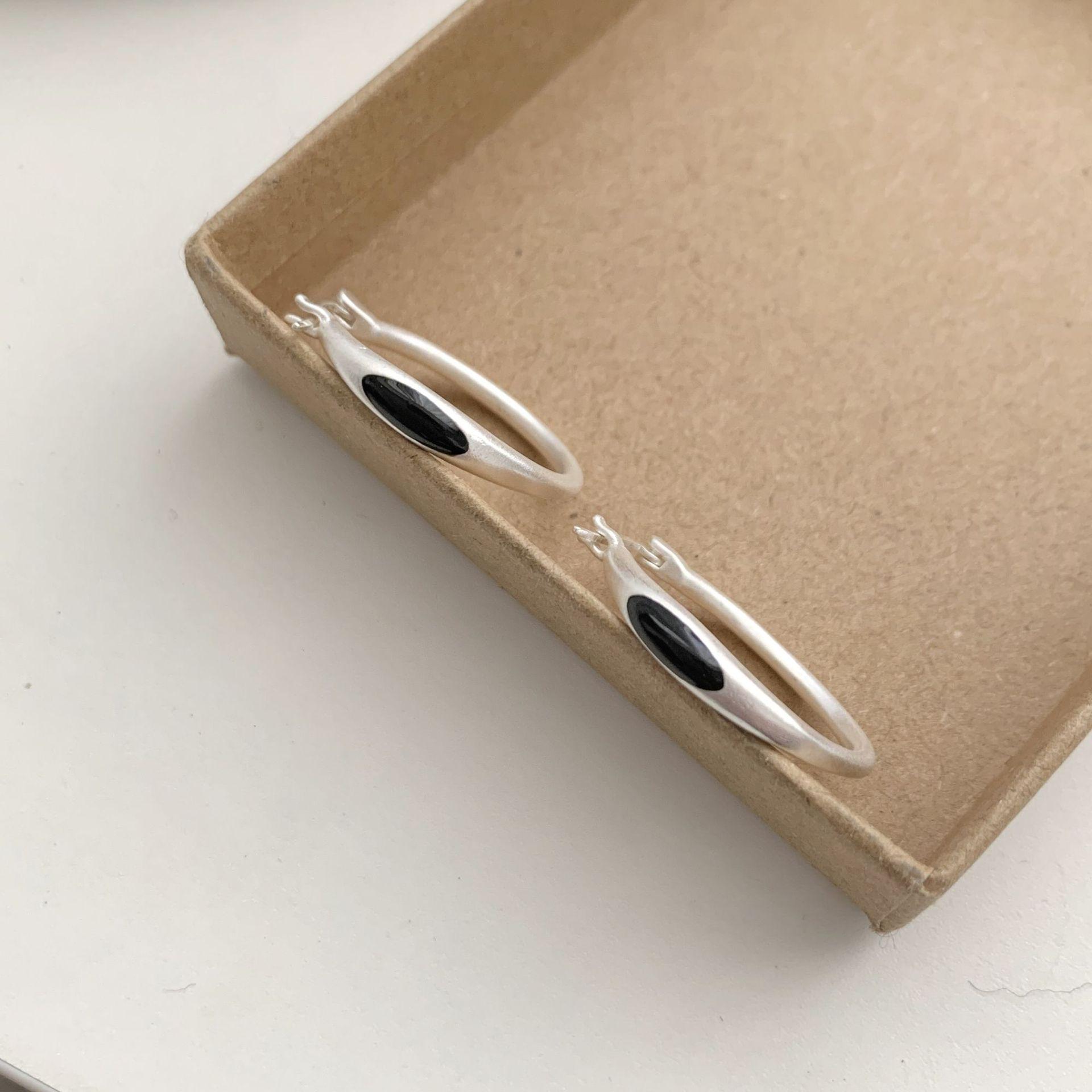 Геометрические Черные Серьги-Капли для Женщин: Модные, Универсальные, Преувеличенные Клипсы-Обручи - Дорогие Аксессуары Звезд