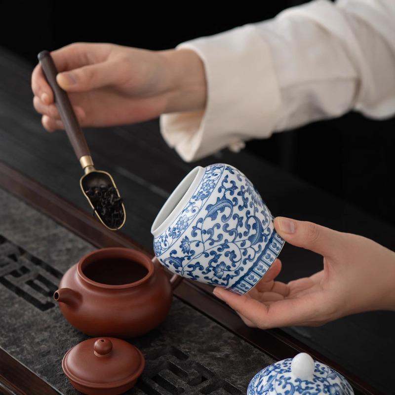 Creative Light Blue Floral Vine Ceramic Tea Canister Exquisite Sealed Small Storage Jar Chilean Food Container Home Decoration