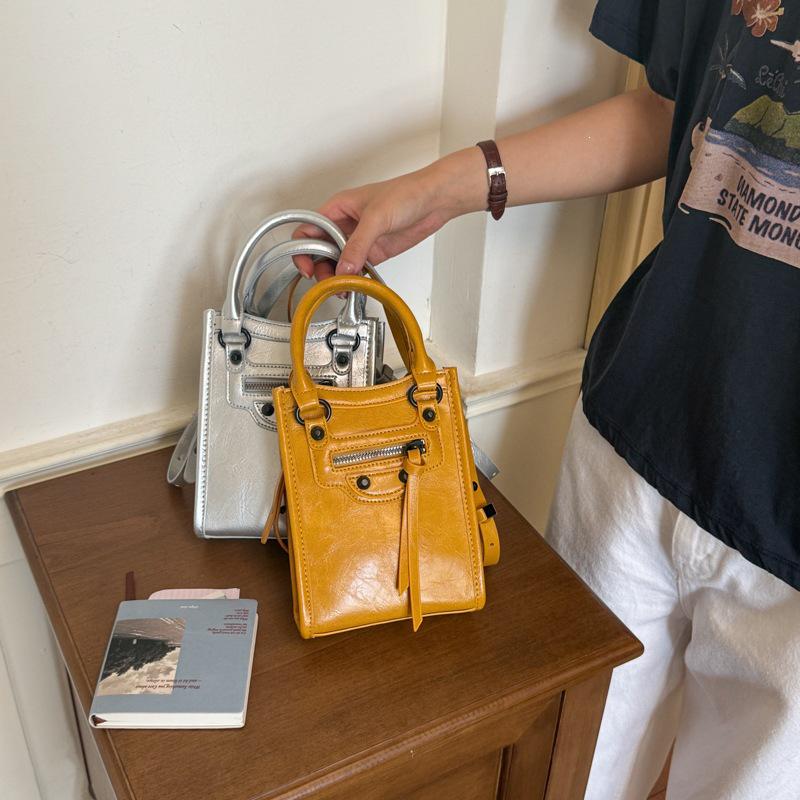 2026 Women's Trendy Rivet Motorcycle Crossbody Bag - High-Quality Textured Phone Handbag