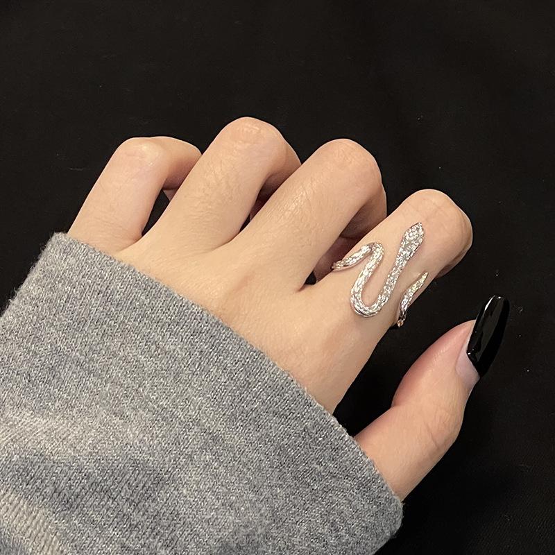 Snake Ring Female Niche Design Sense Personality Opening Index Finger Light Luxury Tide Winding Adjustable Light Luxury