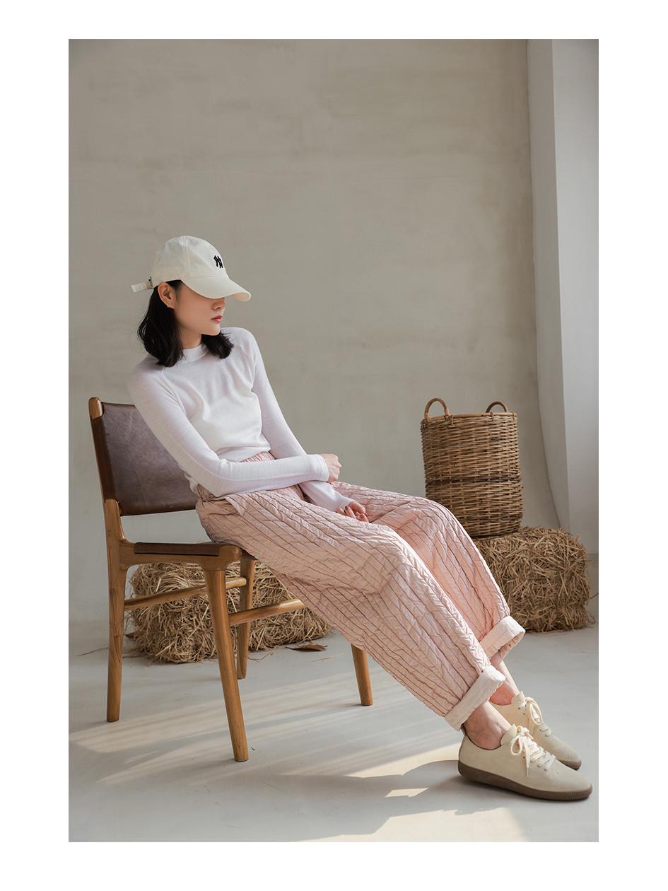 

Retro Crepe Texture Pleated Goose Down Slimming Pants Small