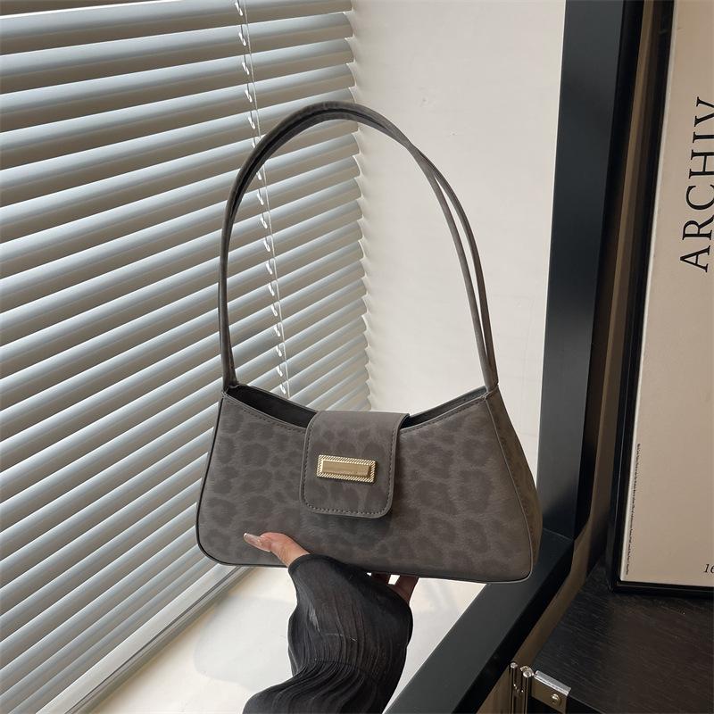 

Vintage Maillard bag women s 2025 new foreign style shoulder bag autumn and winter fashion texture versatile French underarm bag сірий колір